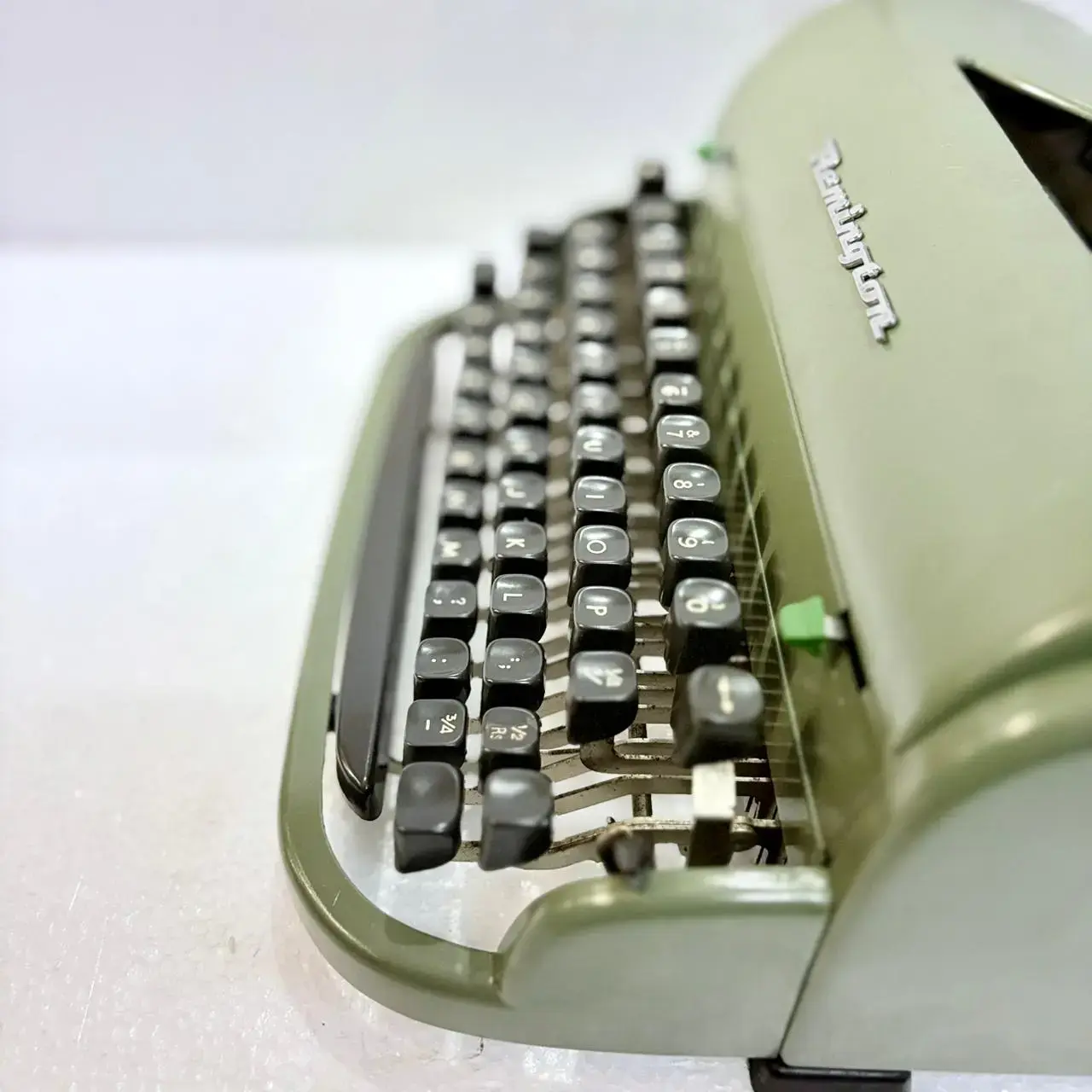 Remington Quiet-Riter Military Green Typewriter – Heavy-Duty USA
