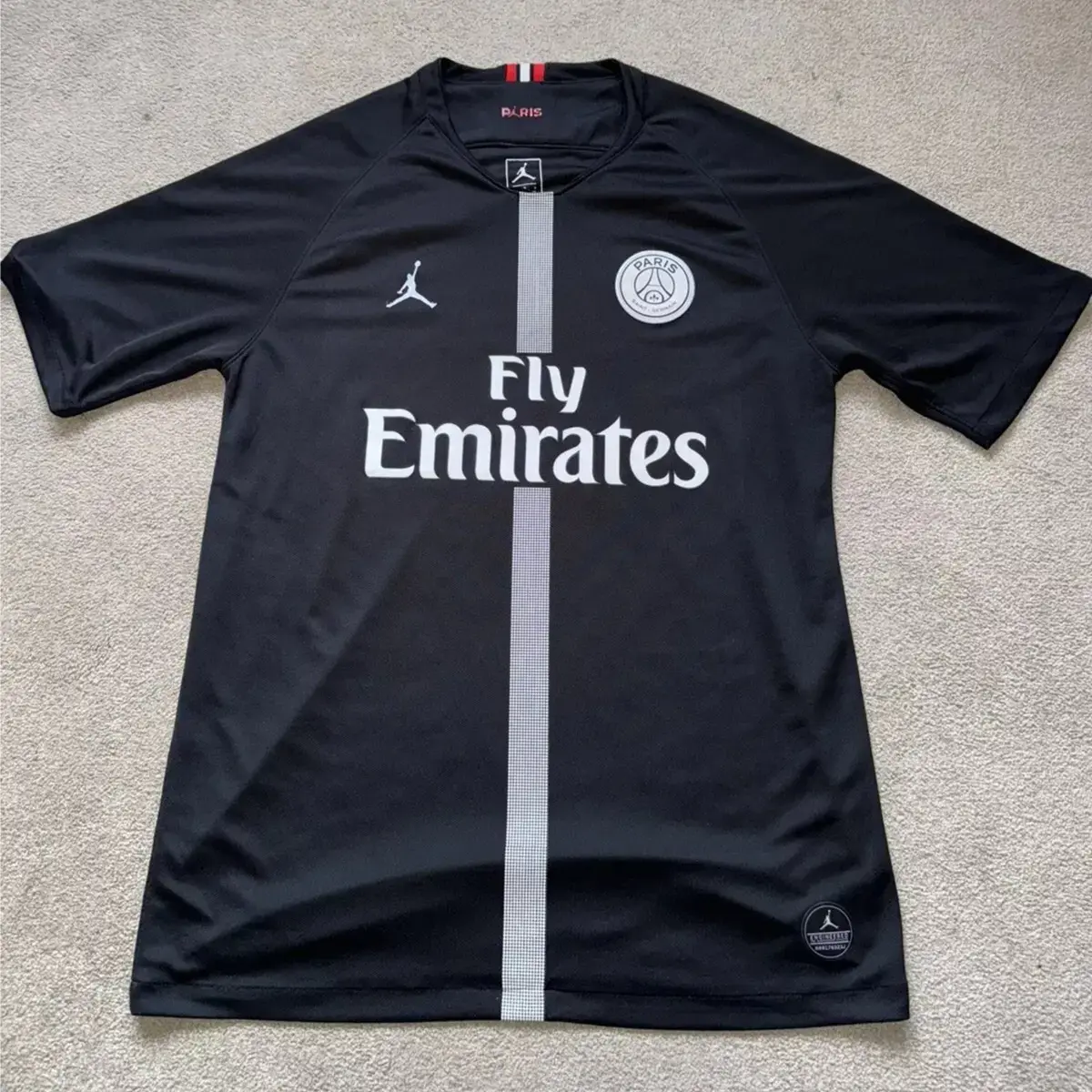 Buy [IMPORTED RETRO FAN VERSION] PARIS SAINT GERMAIN 2018/19 THIRD
