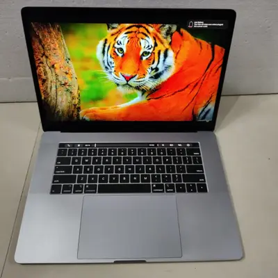 Buy 15'- A1990 MacBook Pro COREI9 - 2019 -16GB RAM / 512 SSD