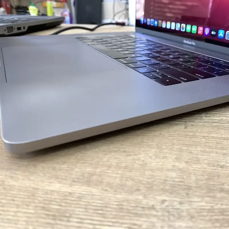 Buy Used Macbook pro corei7 -2019 A1990 only @ 5????