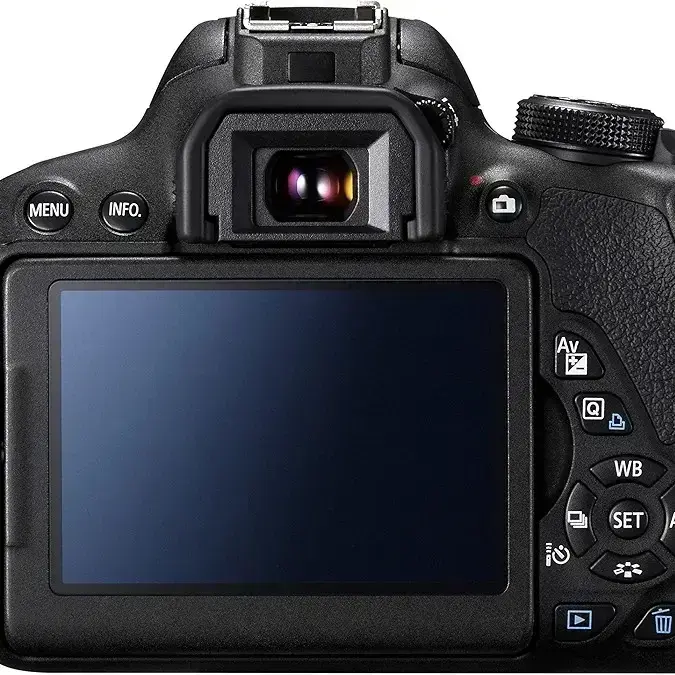 Canon Eos 700D DSLR touch screen with 18-55mm IS ii Lens full kit Unboxed  Like New