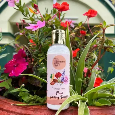 Buy Floral Dusting Powder at best price | The Parambariyam