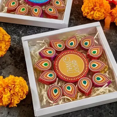 Buy Rangoli Box Pack Of 10 online at best price | Plutonious ...