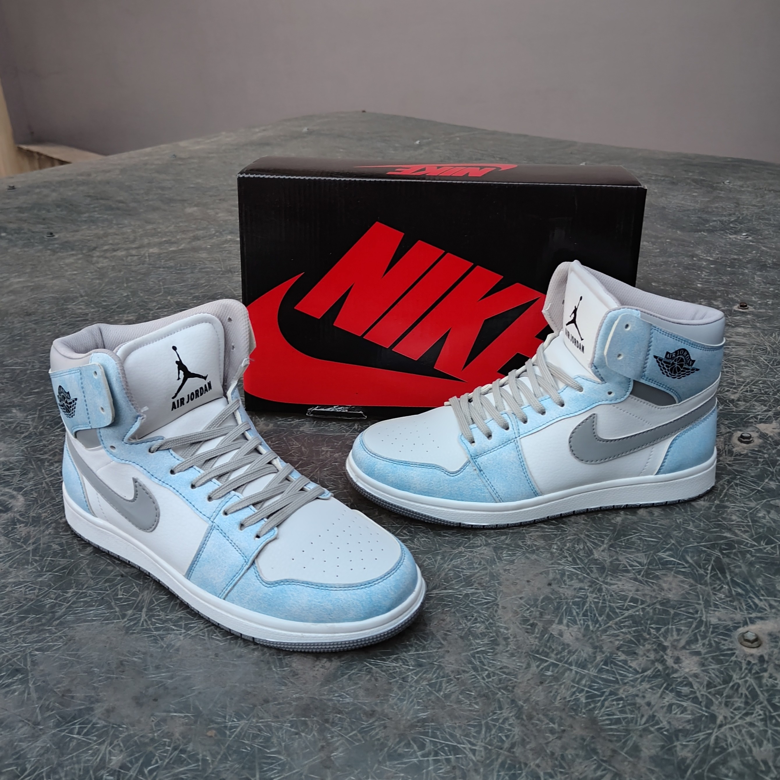 hyper royal jordan 1 reddit