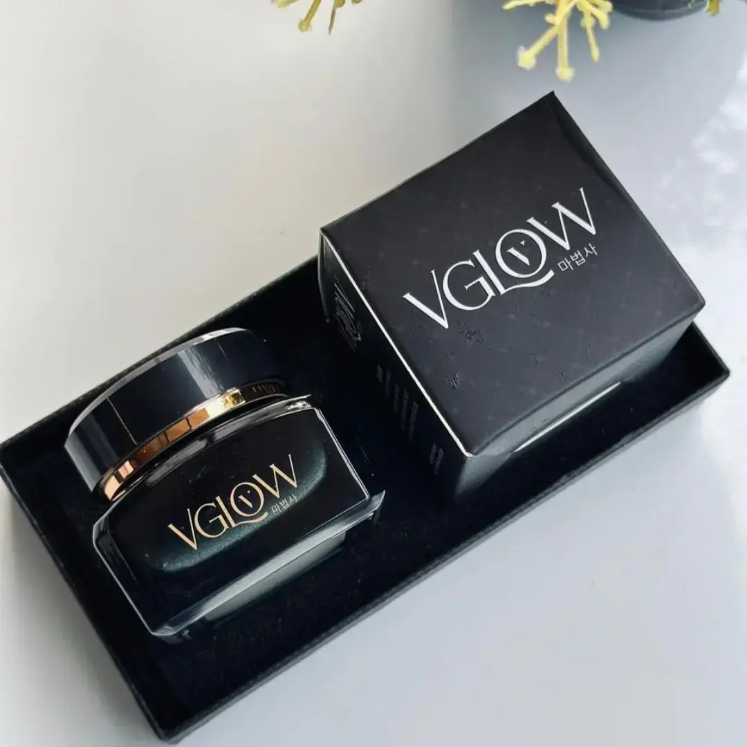 VGlow Brightening & Anti ageing Face Cream - Original black packaging