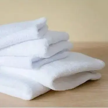 WHITE HAND TOWEL
