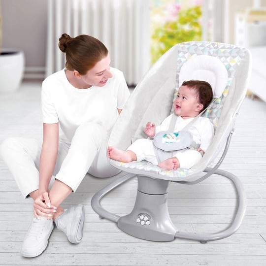 Mastela In Deluxe Multi- Functional Bassinet White Rocker
