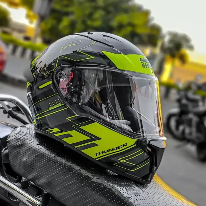 STUDDS THUNDER GREEN and grey helmet Small