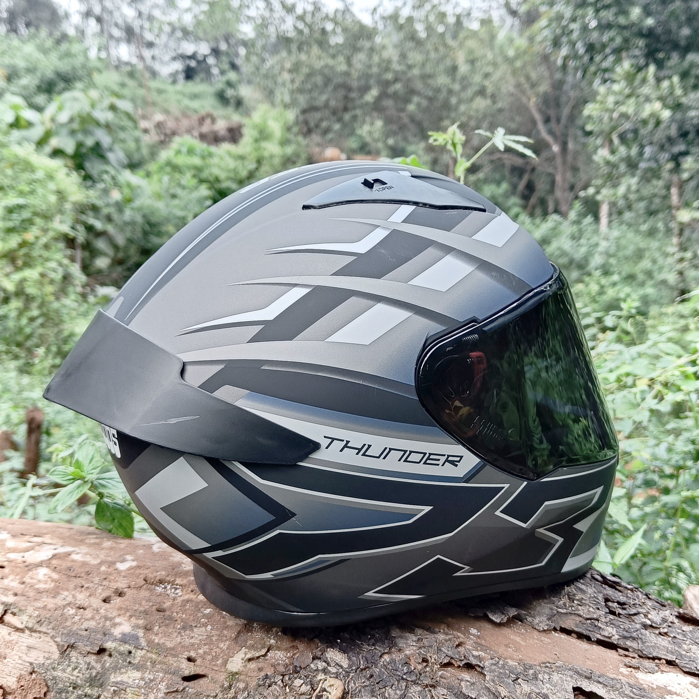 Studds Thunder D10 Grey Black helmet Small