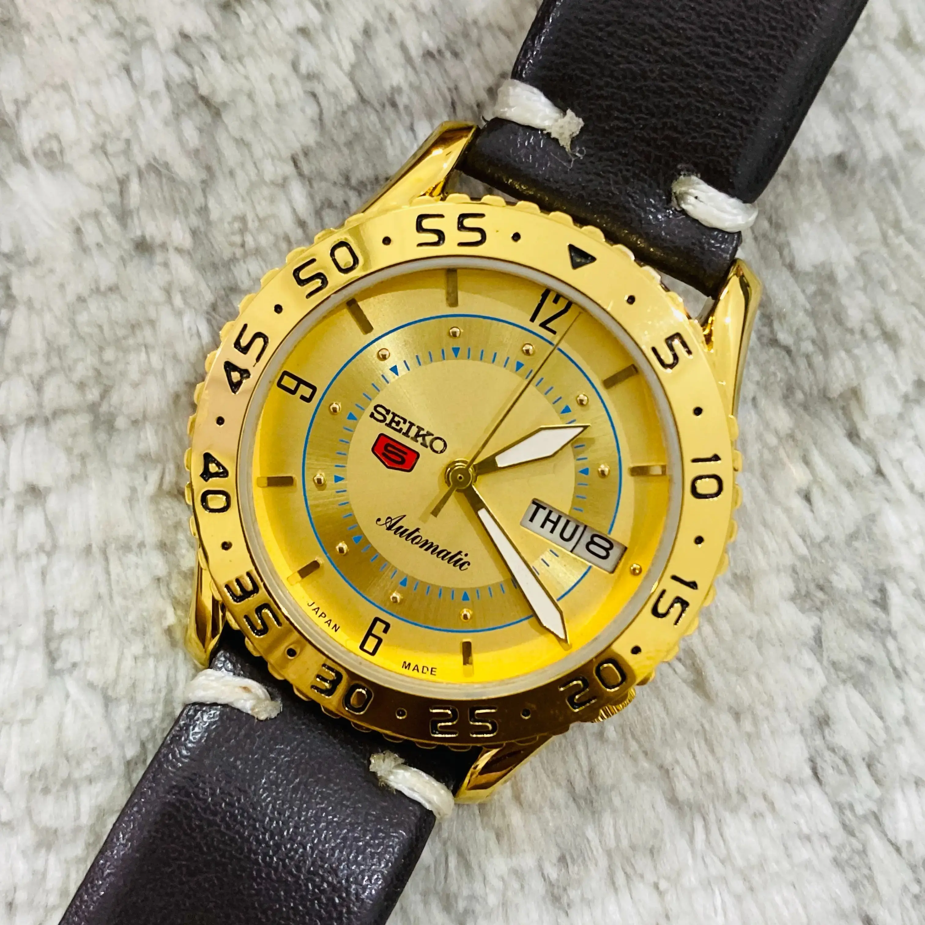 Buy VINTAGE SEIKO AUTOMATIC GOLDEN DIAL DATE/DAY 21JEWELS JAPAN - Main Image