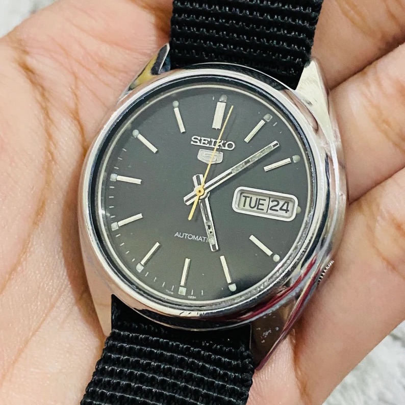 Buy Vintage Seiko 5 Automatic 21 Jewel Movement No.7009-3040 Day