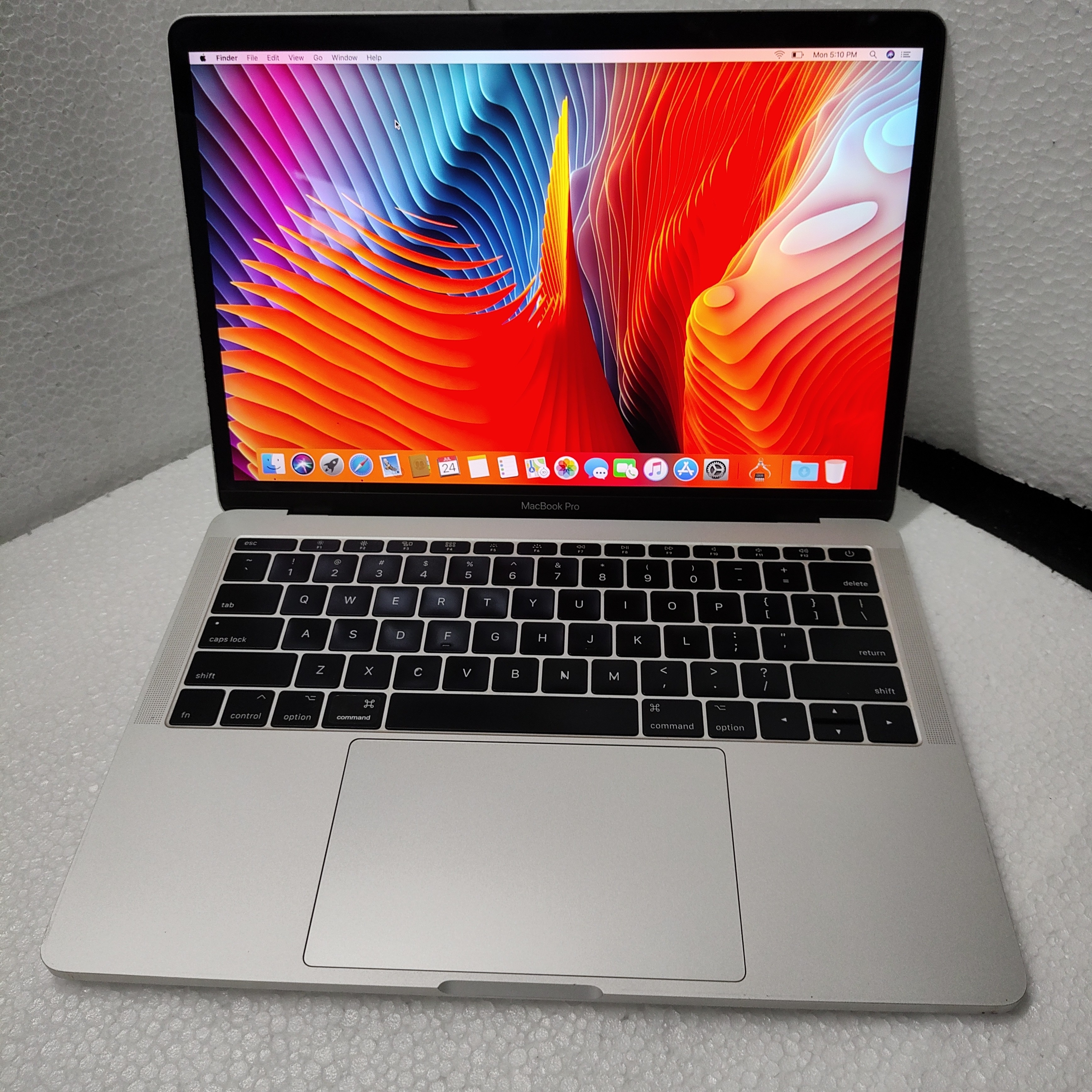 MacBook本体 MacBook Pro 2016 13inch 2 Thunderbolt 3 MacBook Pro (13-inch, 2016, Two Thunderbolt 3 ports