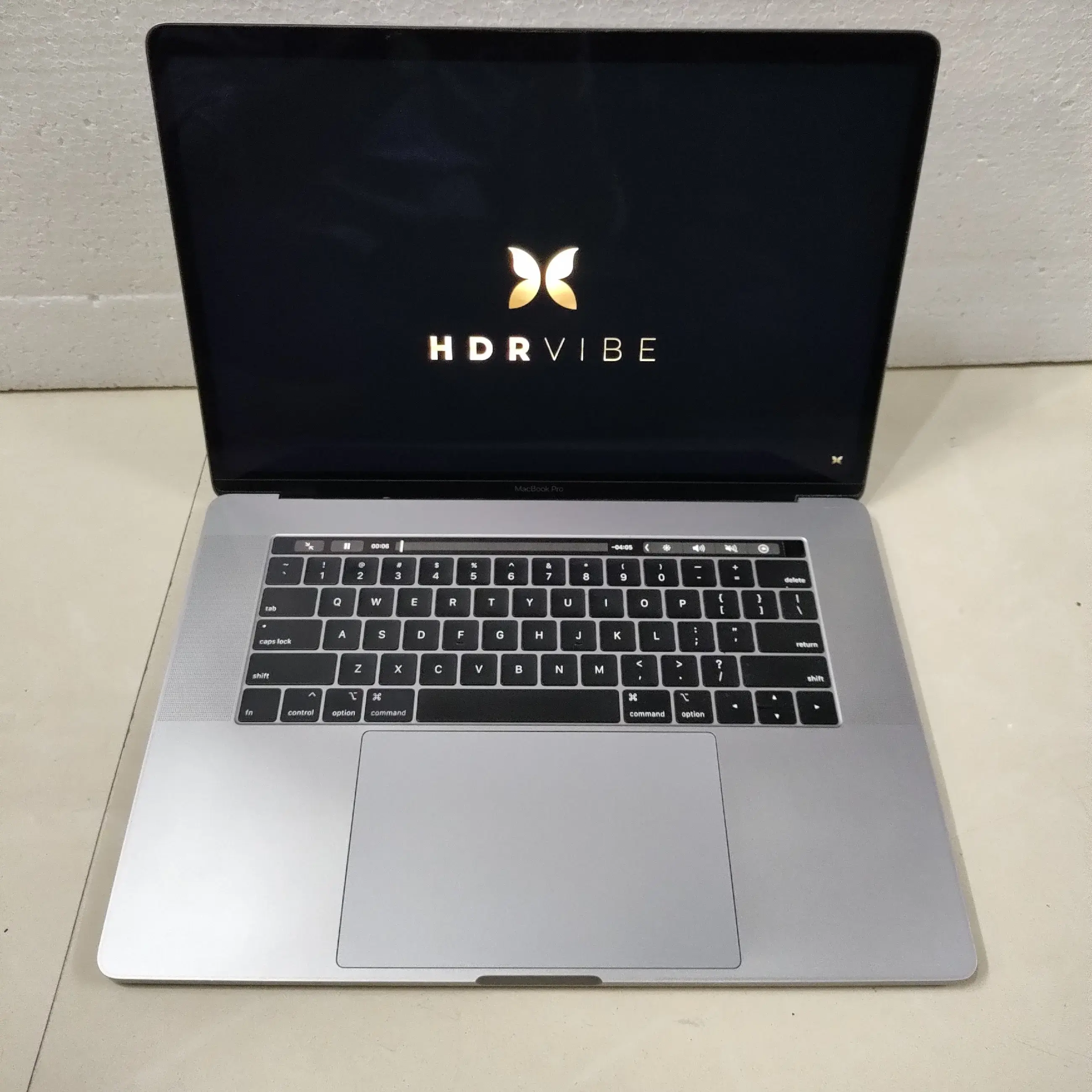 Buy 15'- A1990 MacBook Pro COREI9 - 2019 -16GB RAM / 512 SSD