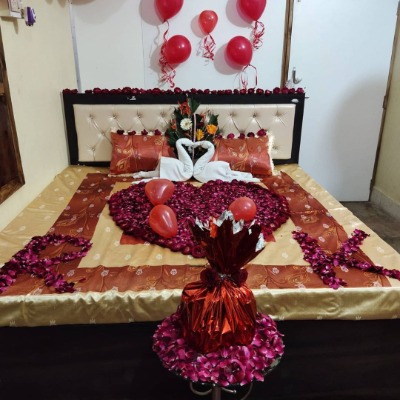 Room decoration for couple online
