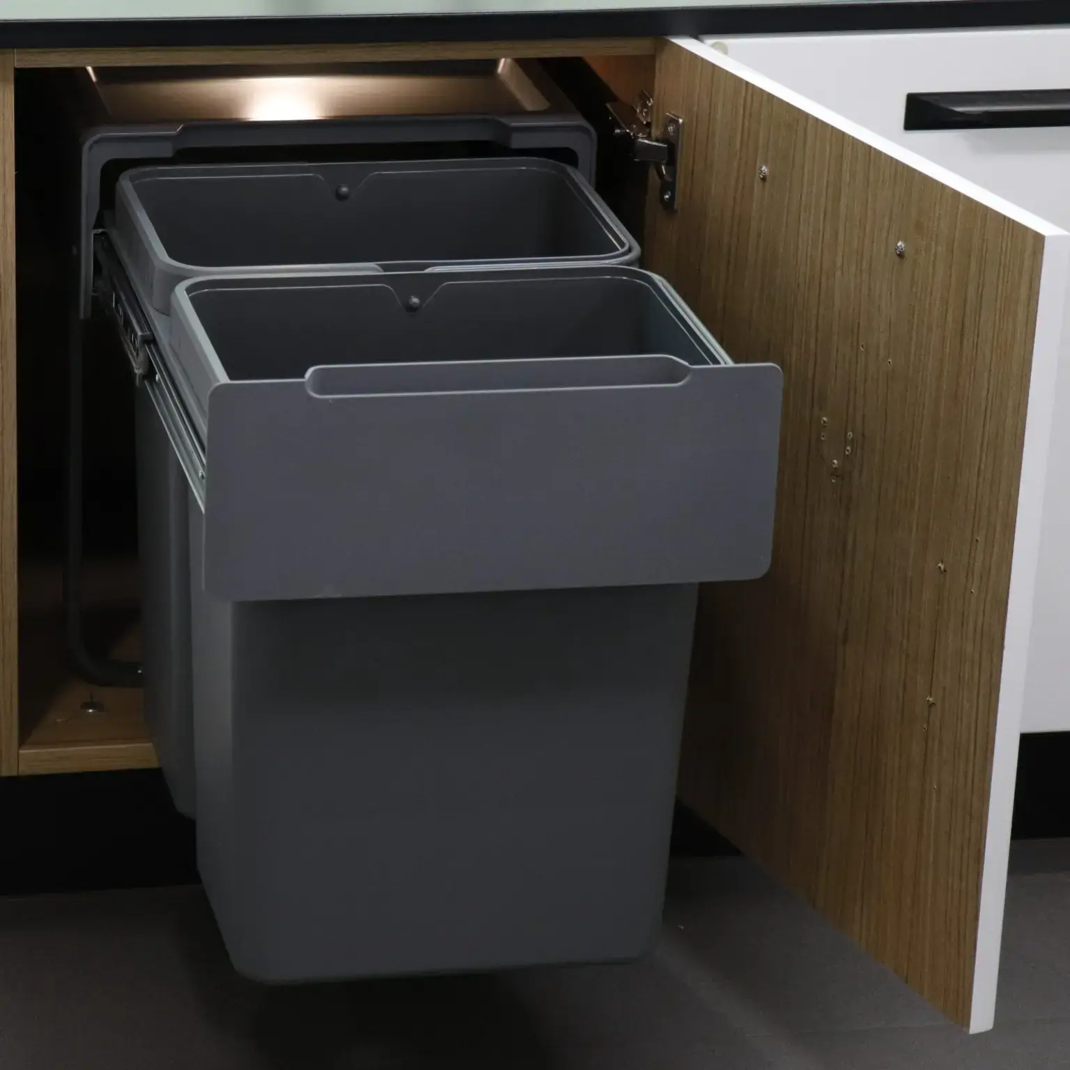 Ebco Pull Out Waste Bin 4 -40 L (POWB4-40-AT) - 1