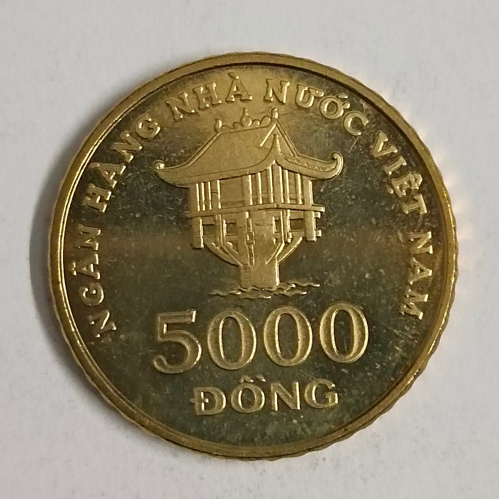 Buy Vietnam 5000 Dong Unc world coin 2003 Chua Mot Cot temple in Hanoi  online at best price | BidinnhobbyS