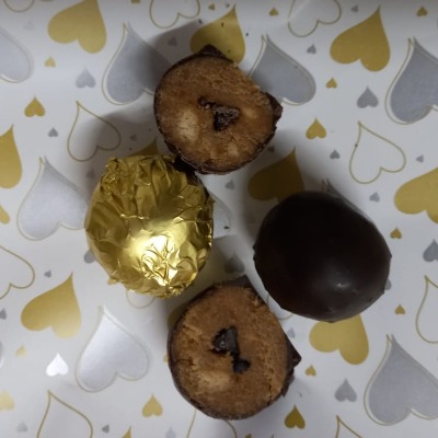 Cake Filled Chocolate Balls - 1
