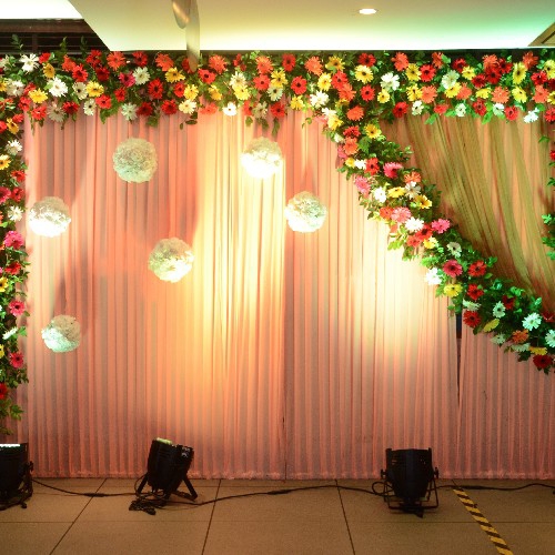 Discover more than 105 simple flower decoration for engagement latest