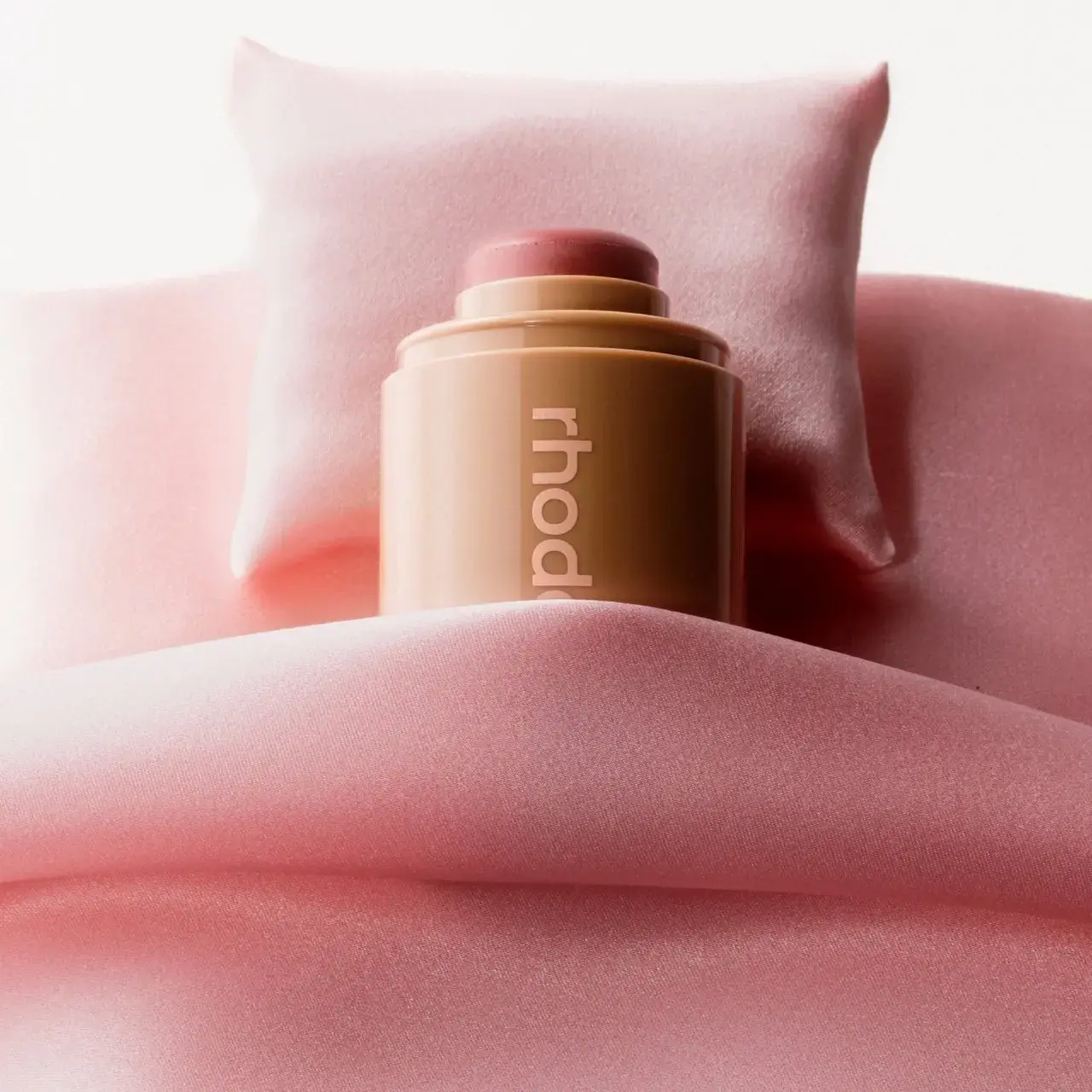 【新品】rhode the pocket blush sleepy girl pocket blush - sleepy girl | rhode skin