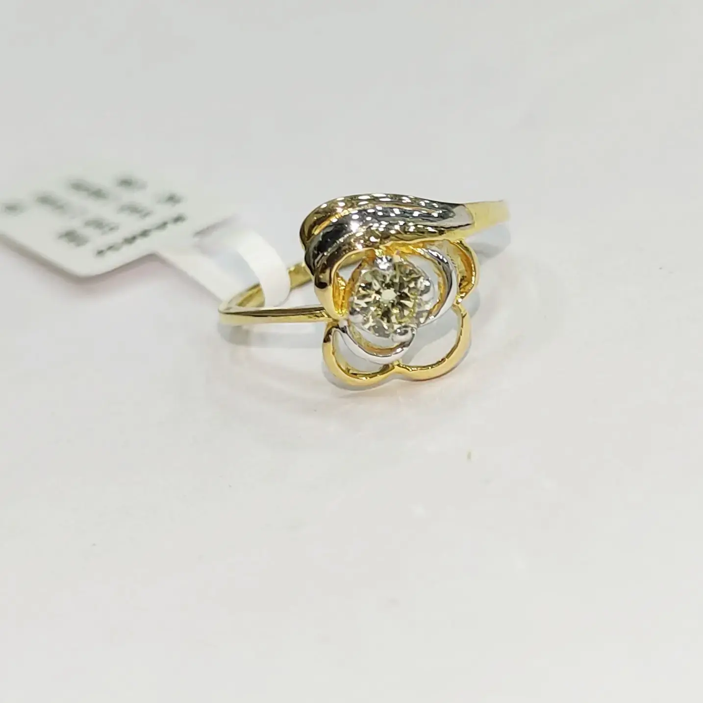 Diamond Buy Gold Ring On Emi 18kt Gold Diamond Ring 533