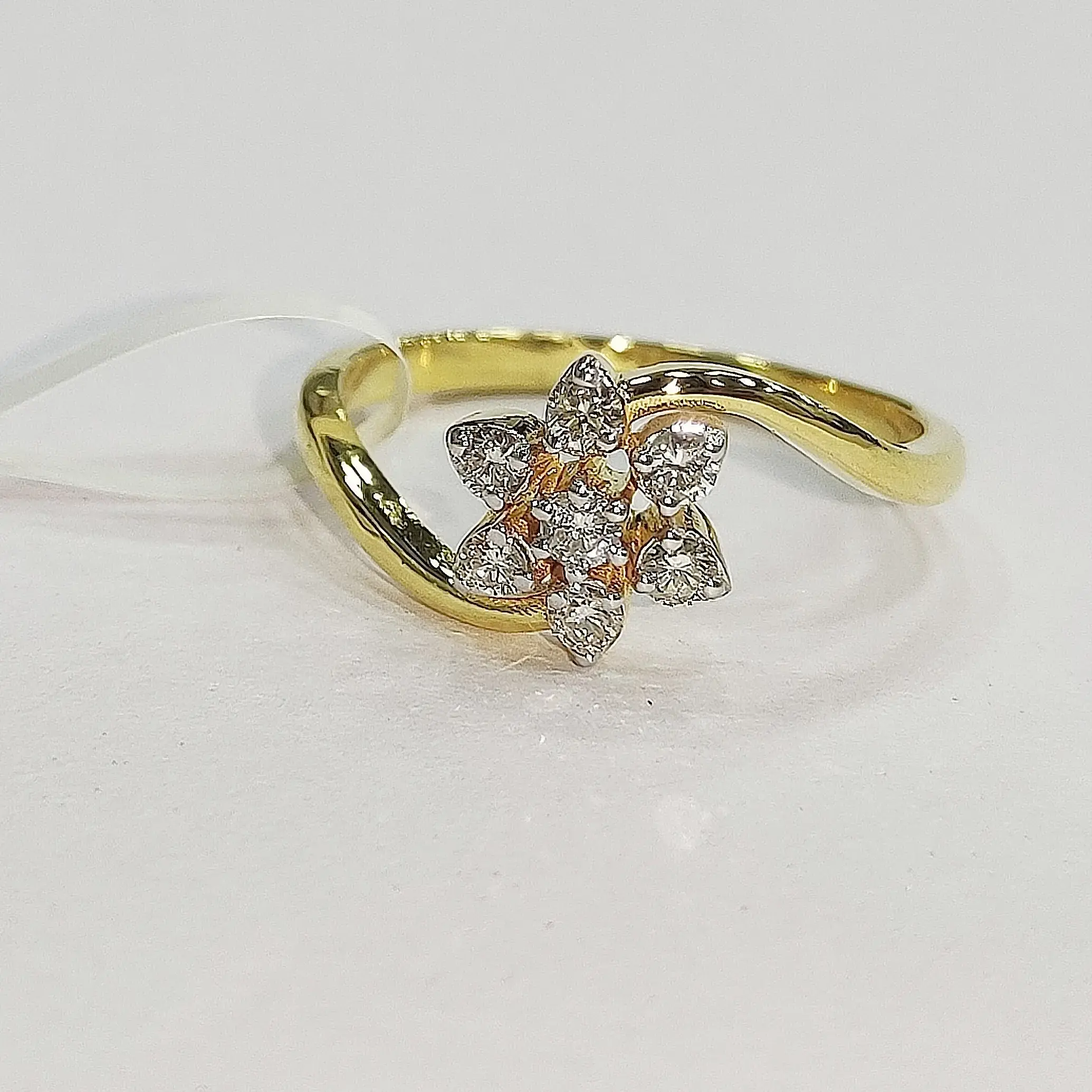 Buy 18kt gold diamond ring 505 online at best price R A MOSUN