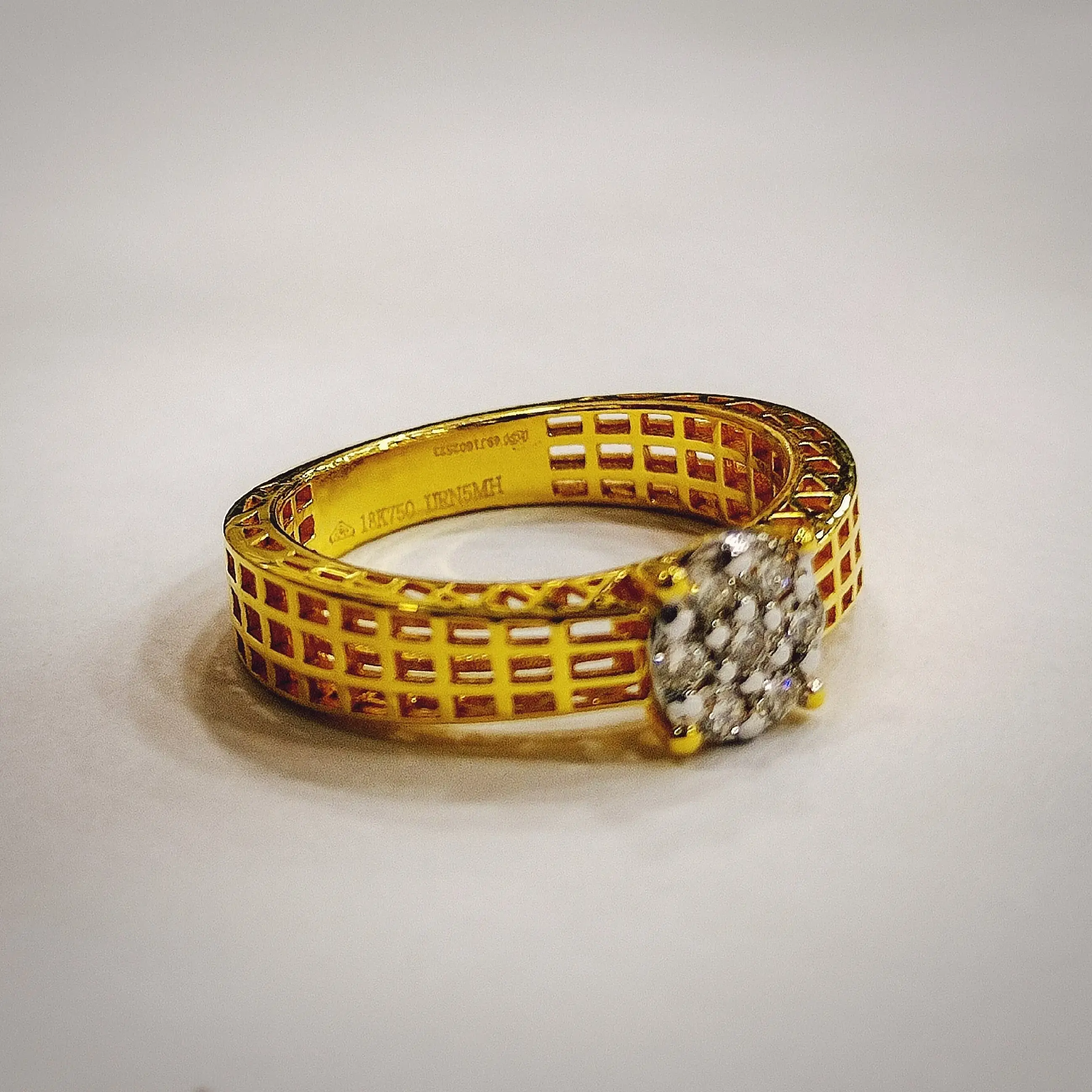 18kt Gold Diamond Ring RAM01