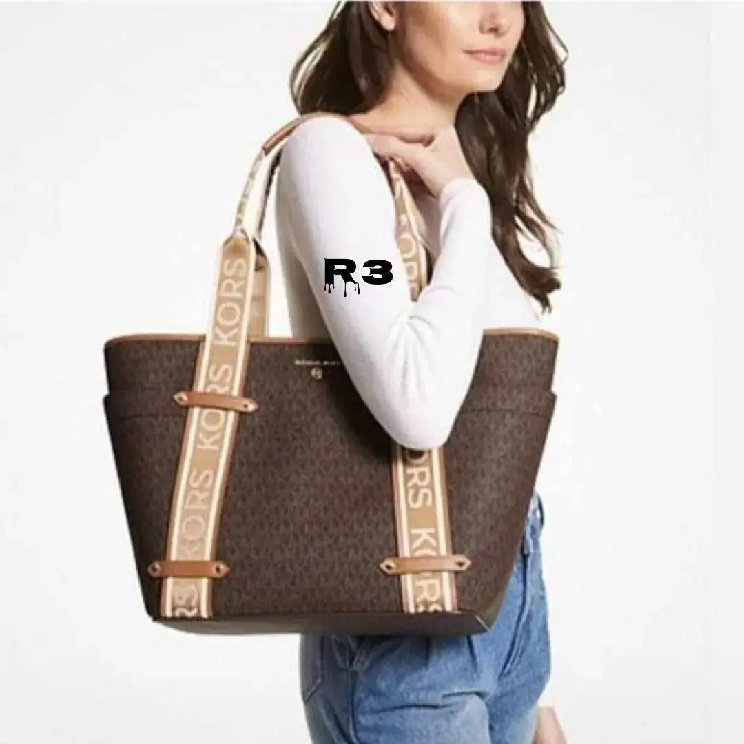 Buy Luxury Master Replica Handbag For Stylish Women's online at