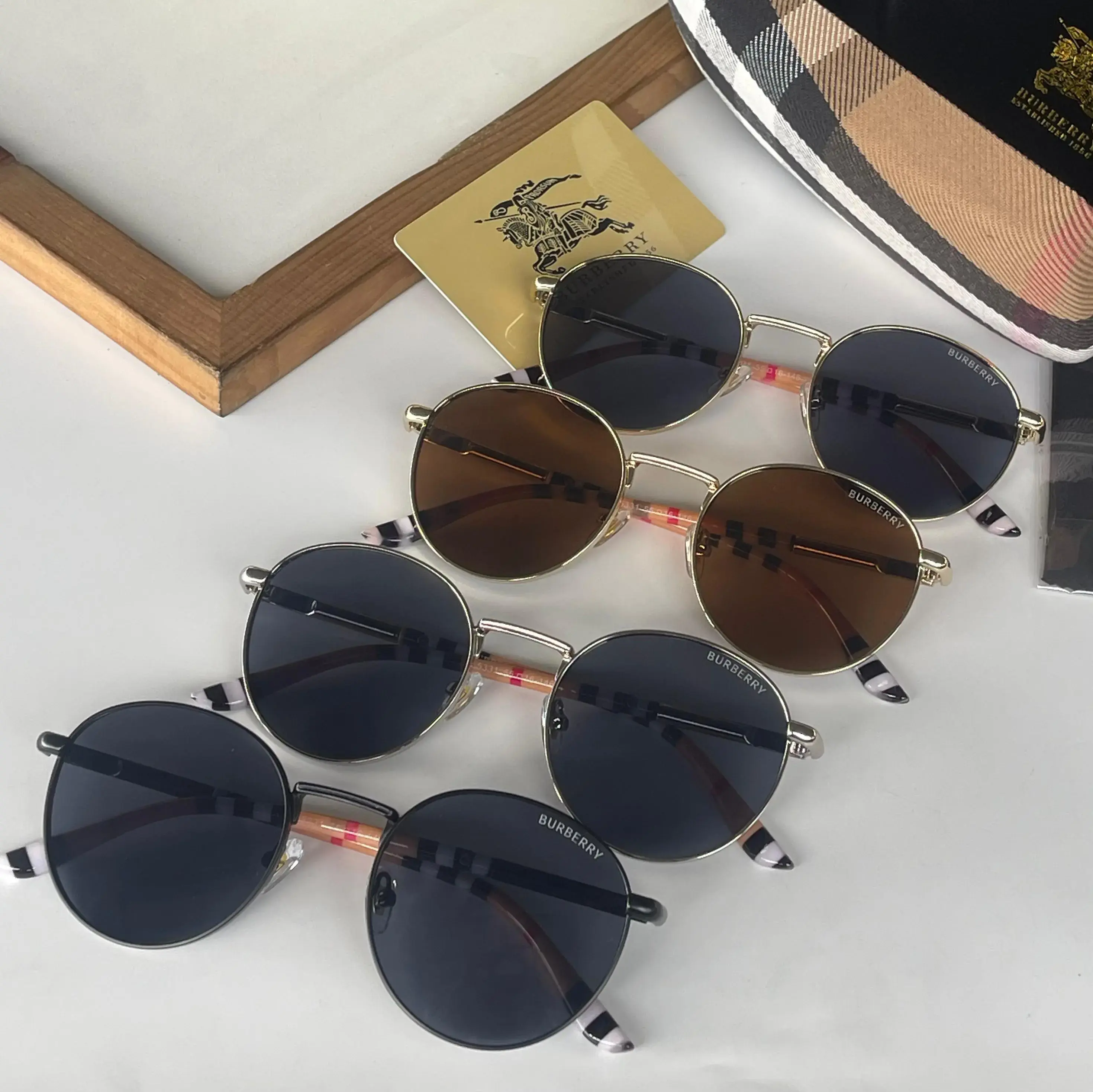 BURBERRY Burberry Eyewear Sunglasses with box - Yellow