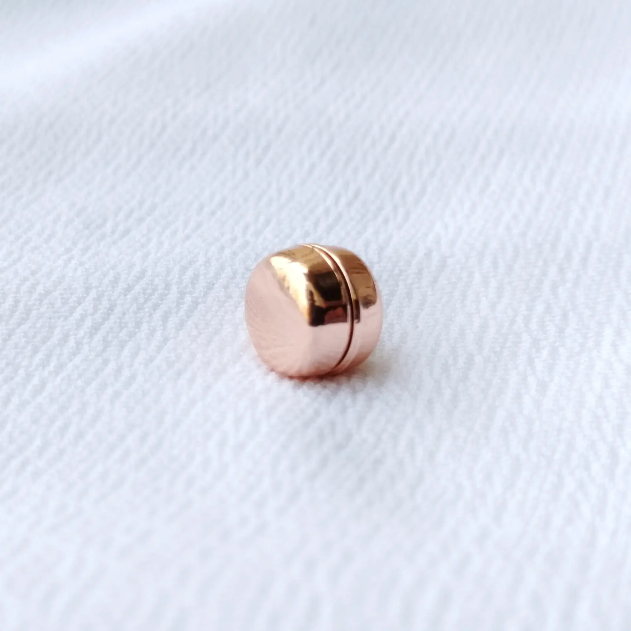 Buy The Rose Gold (Shine Gleam Magnet) A-8044 online at best price