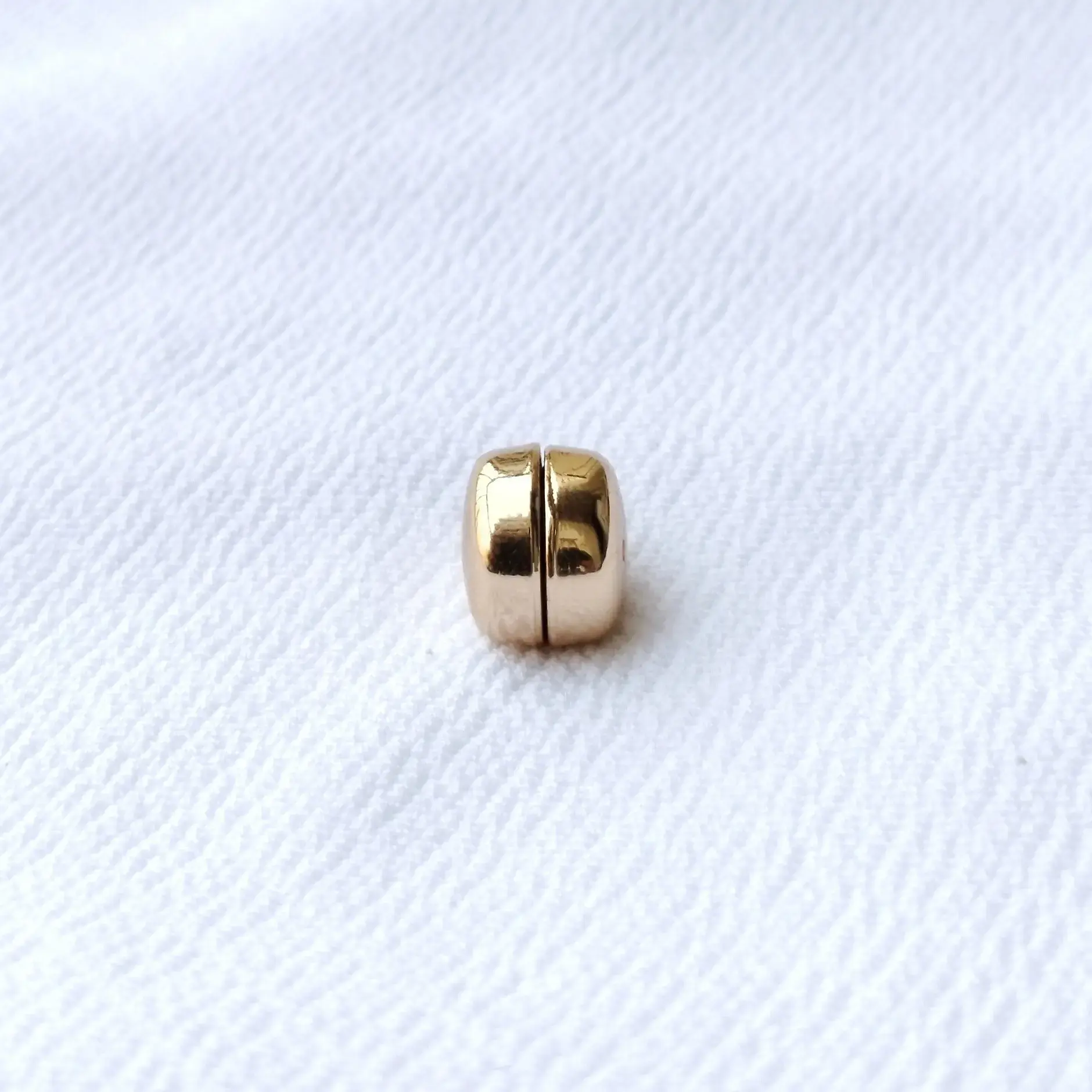 Buy The Pure Gold (Shine Gleam Magnet) A-8042 online at best price