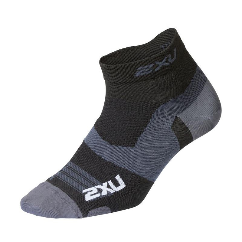 2xu Vectr Ultralight 1 4 Crew Socks Black Titanium