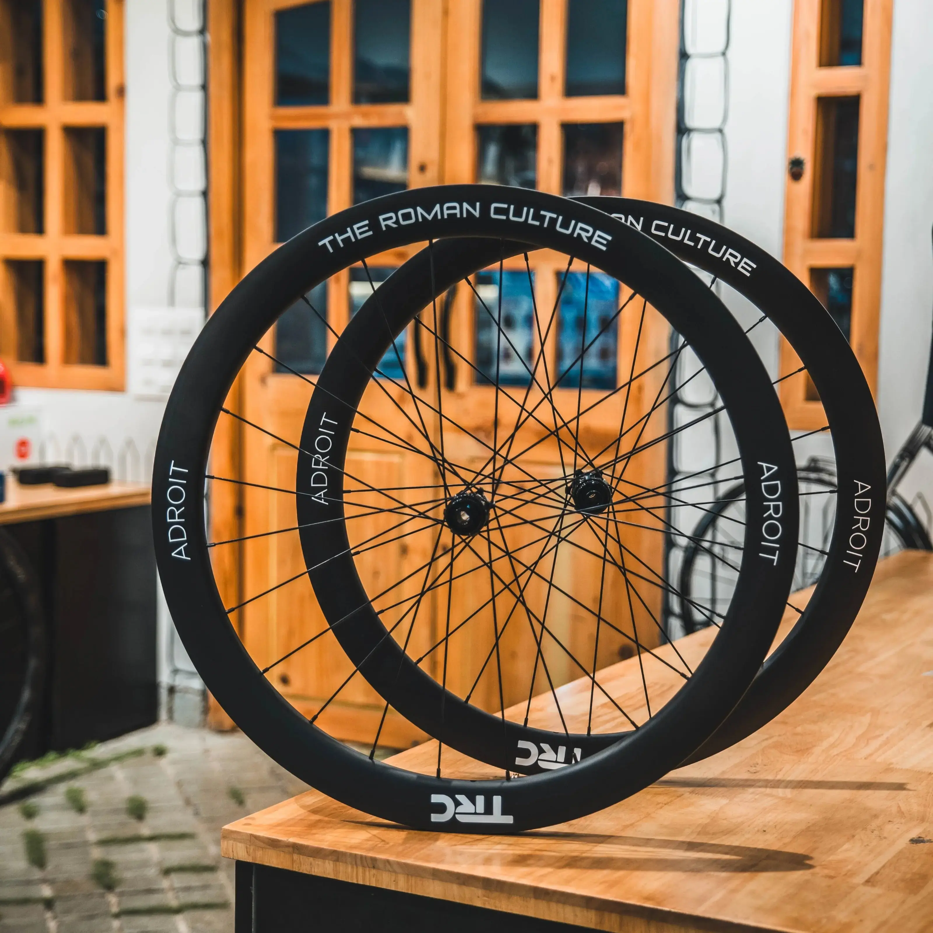 TRC Adroit ( Disc Brake Center Lock)