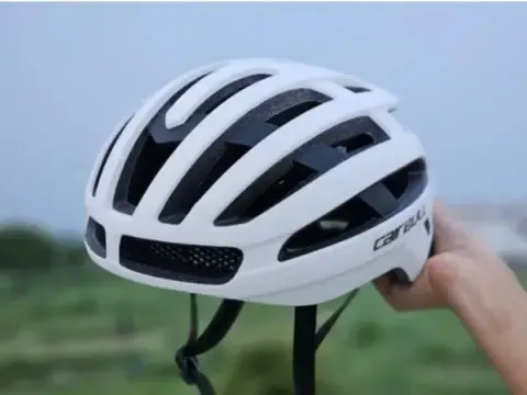 Abus Montrailer Helmet | Lightweight & Safe Cycling Helmet Abus Montrailer Helmet | Lightweight & Safe Cycling Helmet
