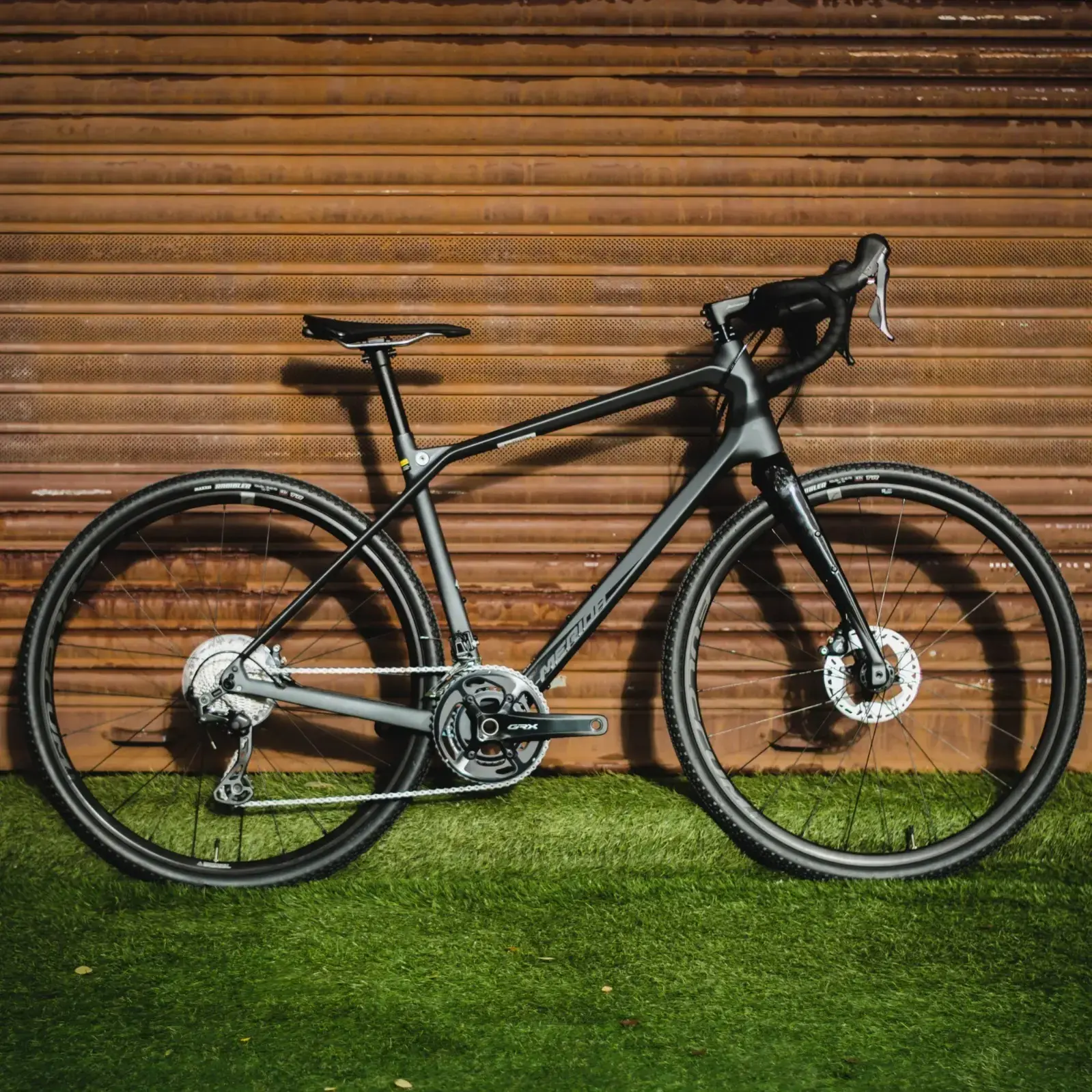 Buy Merida Silex 7000 - Matt Anthracite/Glossy Black Gravel