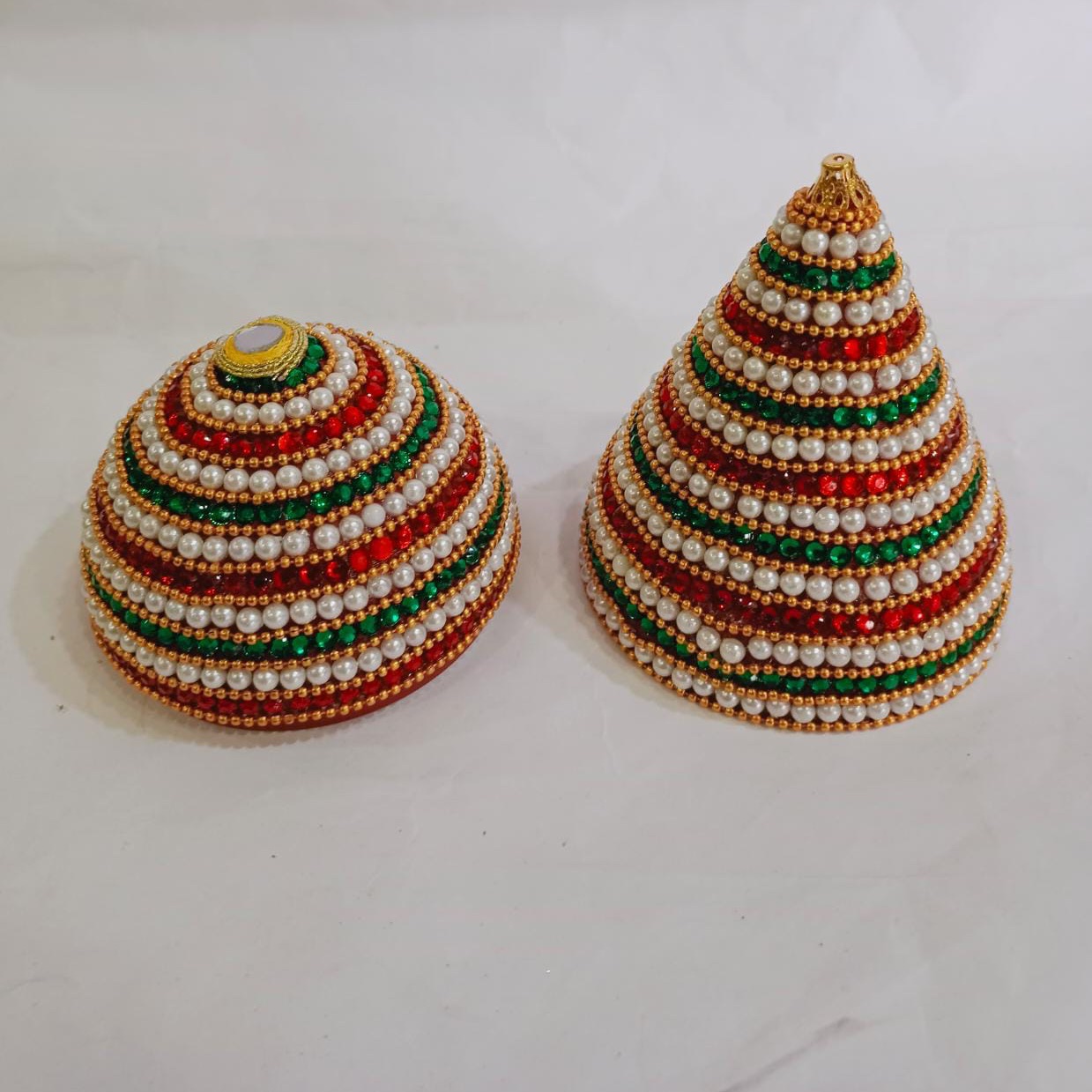 Decorated Coconut Gift | Shagun Nariyal Packing, Size : L- 18 cms W- 11 cms MOQ 2 PC's - 1