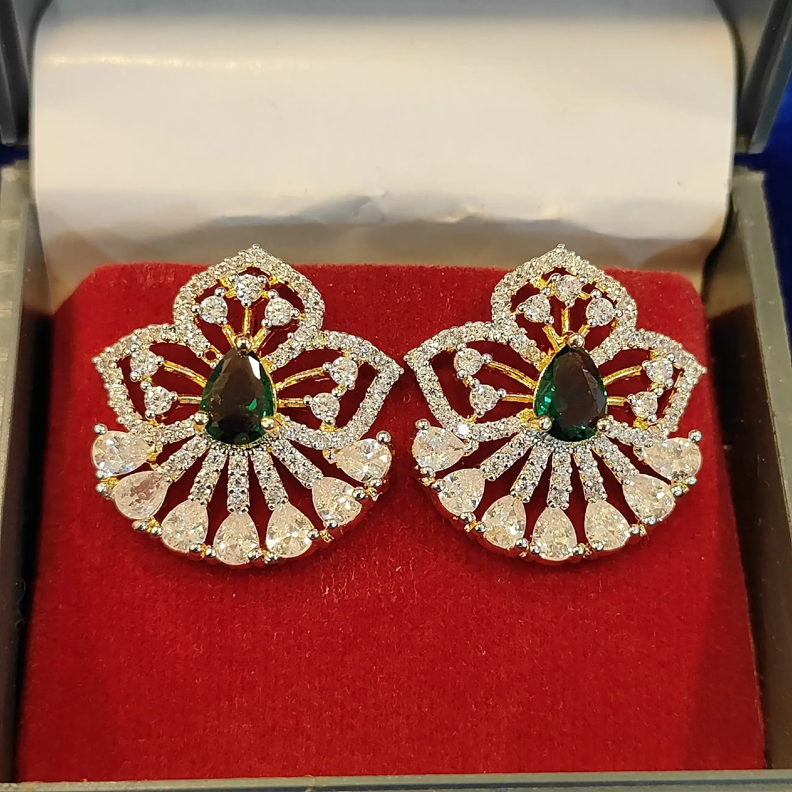 Buy Beautiful Studs With White And Green Stone online at best price Siddhi Jewellers