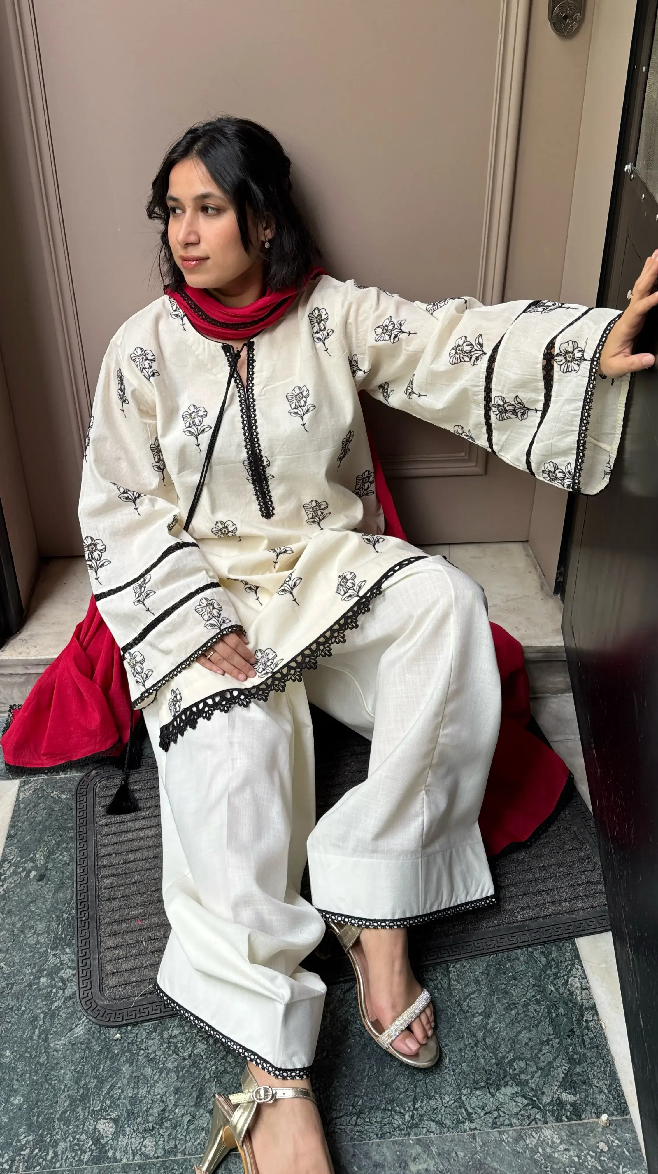 Off-white cotton suit sets with dupatta and embroidered kurta with wide farshi salwar