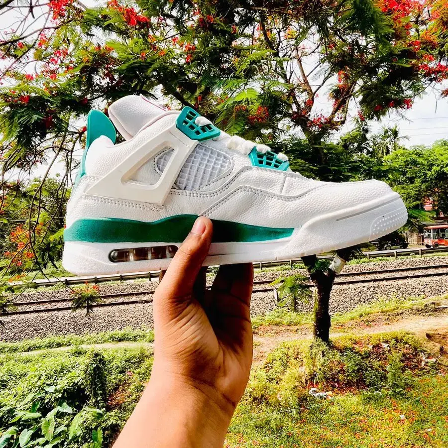 Air Jordan 4 X SB Pine Green - 1