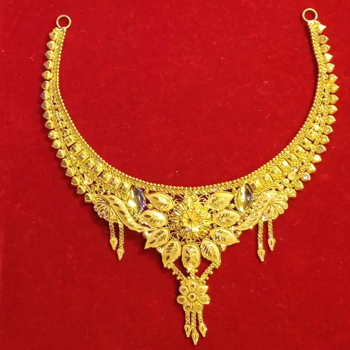 Buy Gold Necklace For Wedding online at best price