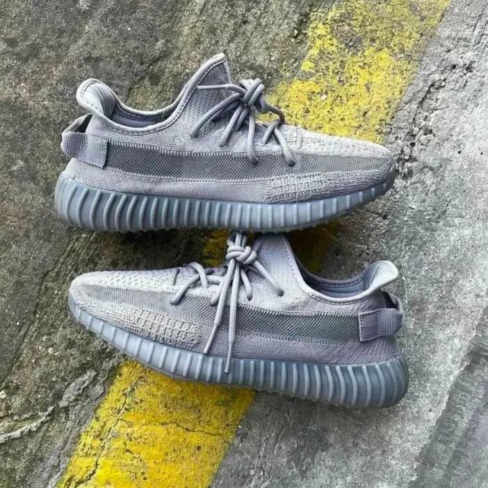 adidas gazelle silver green womens Adidas Yeezy 350 V2 Zebra adidas first copy shoes 2024 main image 1