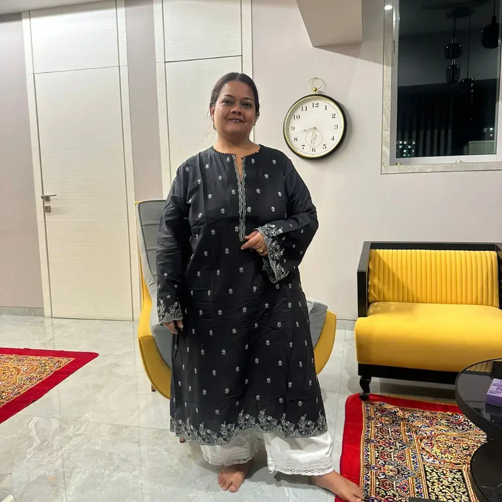 Theos Patisserie Storefront